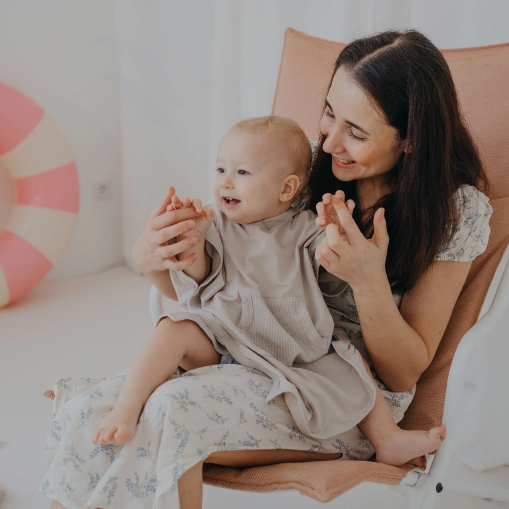 Emma & Noah UV Poncho 1-3 Jahre Essential Beige Emma & Noah UV Poncho 3-5 Jahre Essential Beige