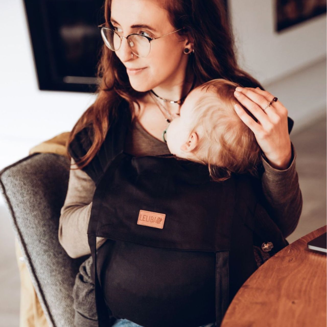 LELIBA Tai Babytrage mit Polster Leaf Merula