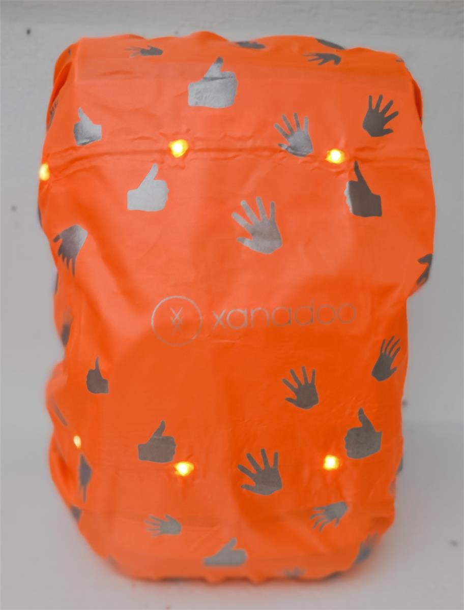 Xanadoo Schulranzen-Allwetterüberzug mit Reflektordruck und LED (Aufladung über USB) Xanadoo Schulranzen-Allwetterüberzug mit Reflektordruck und LED (Aufladung über USB)