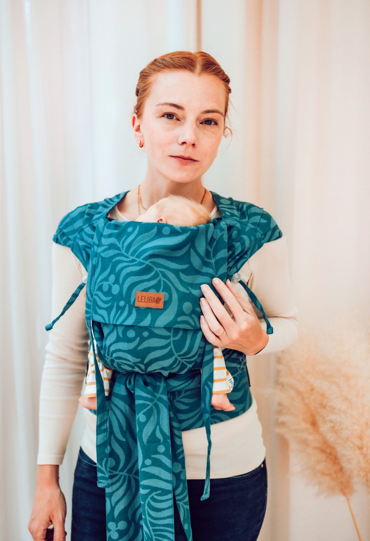 LELIBA Tai Babytrage mit Polster Leaf Bungi Coralie