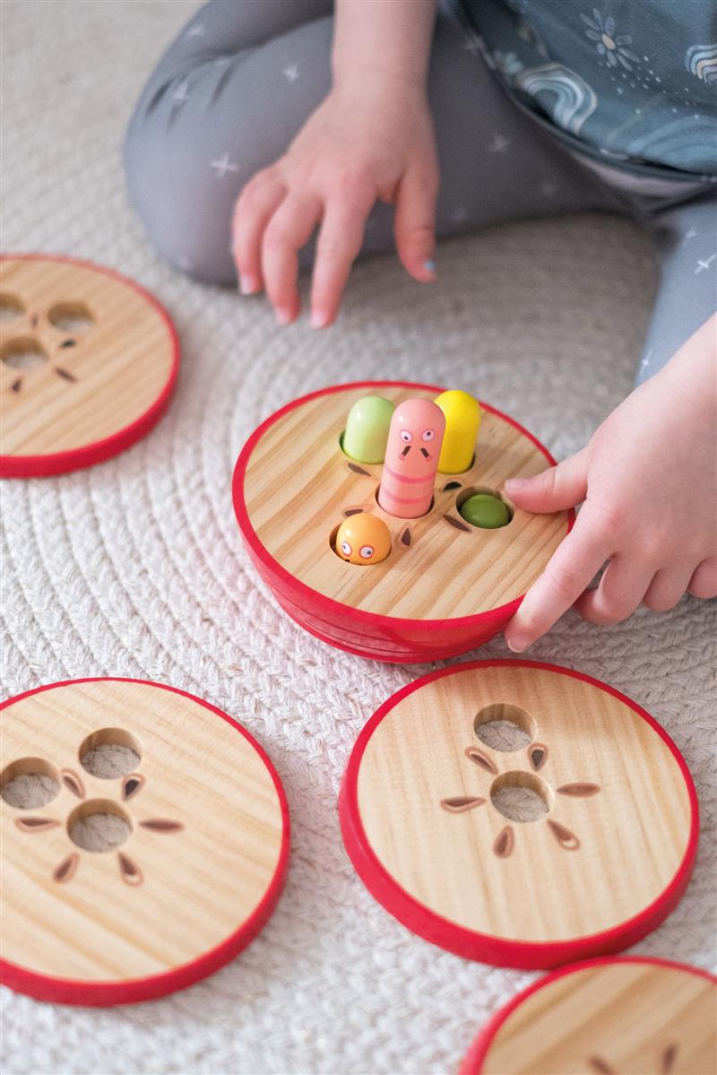 small foot Lernspiel Logisteck Apfel Rot