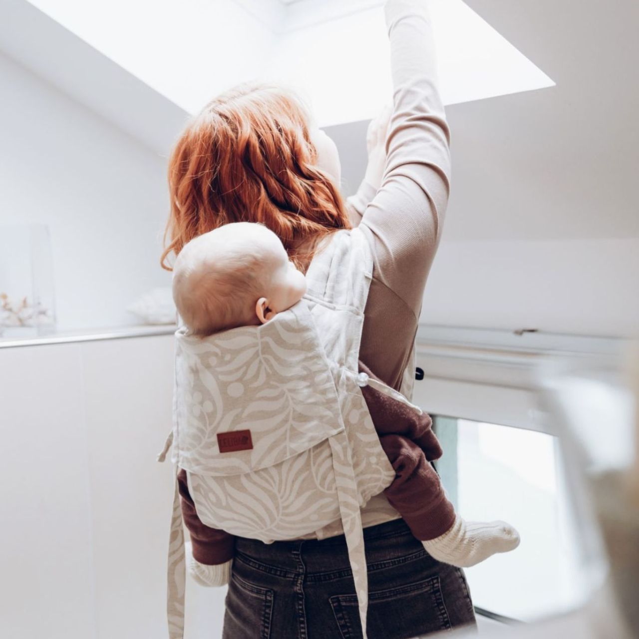 LELIBA Tai Babytrage mit Polster Leaf Bungi Leinen