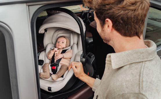 Britax Römer BABY-SAFE PRO LUX | onyx Black Britax Römer BABY-SAFE PRO LUX | onyx Black