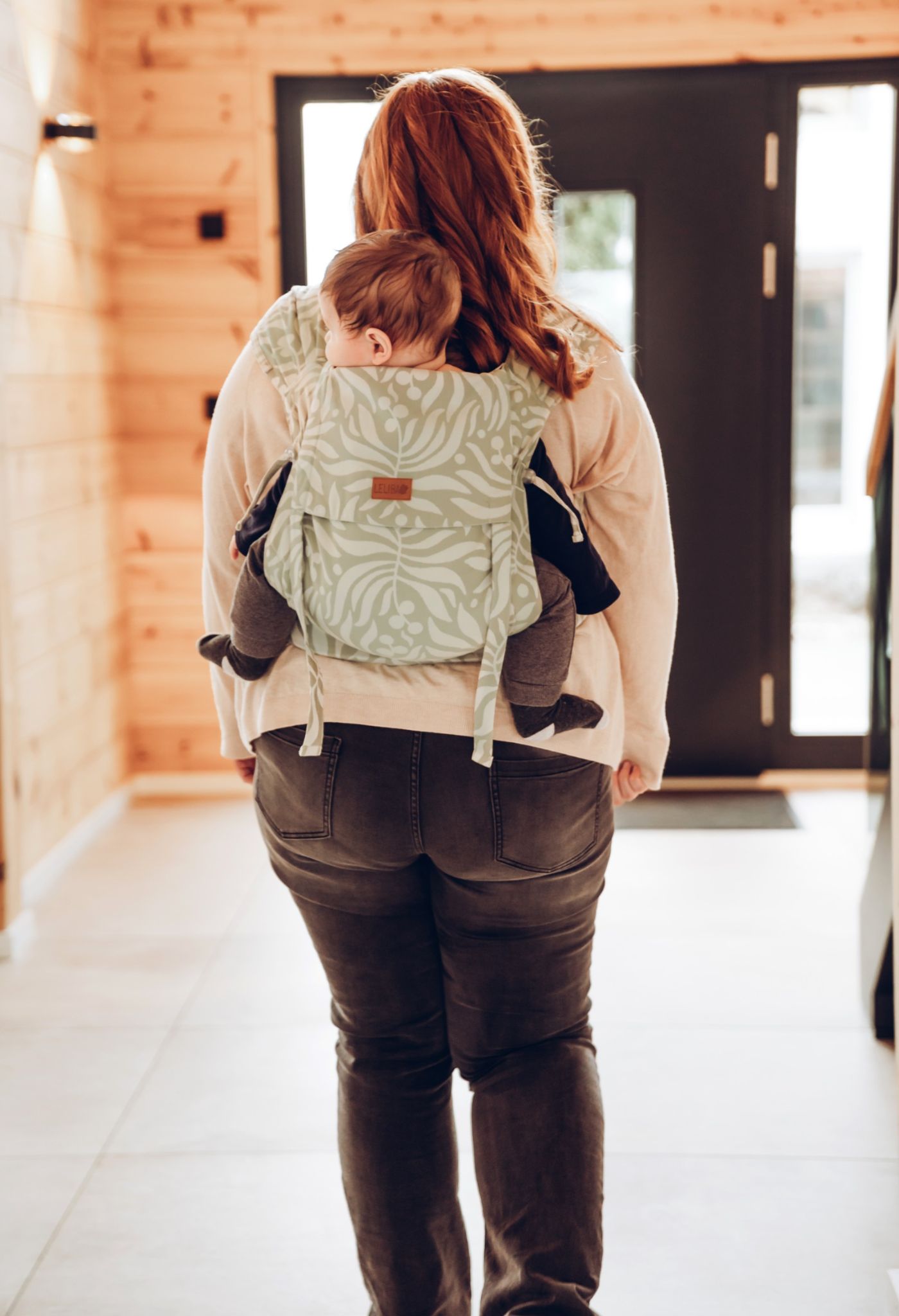 LELIBA Tai Babytrage mit Polster Bungi Green