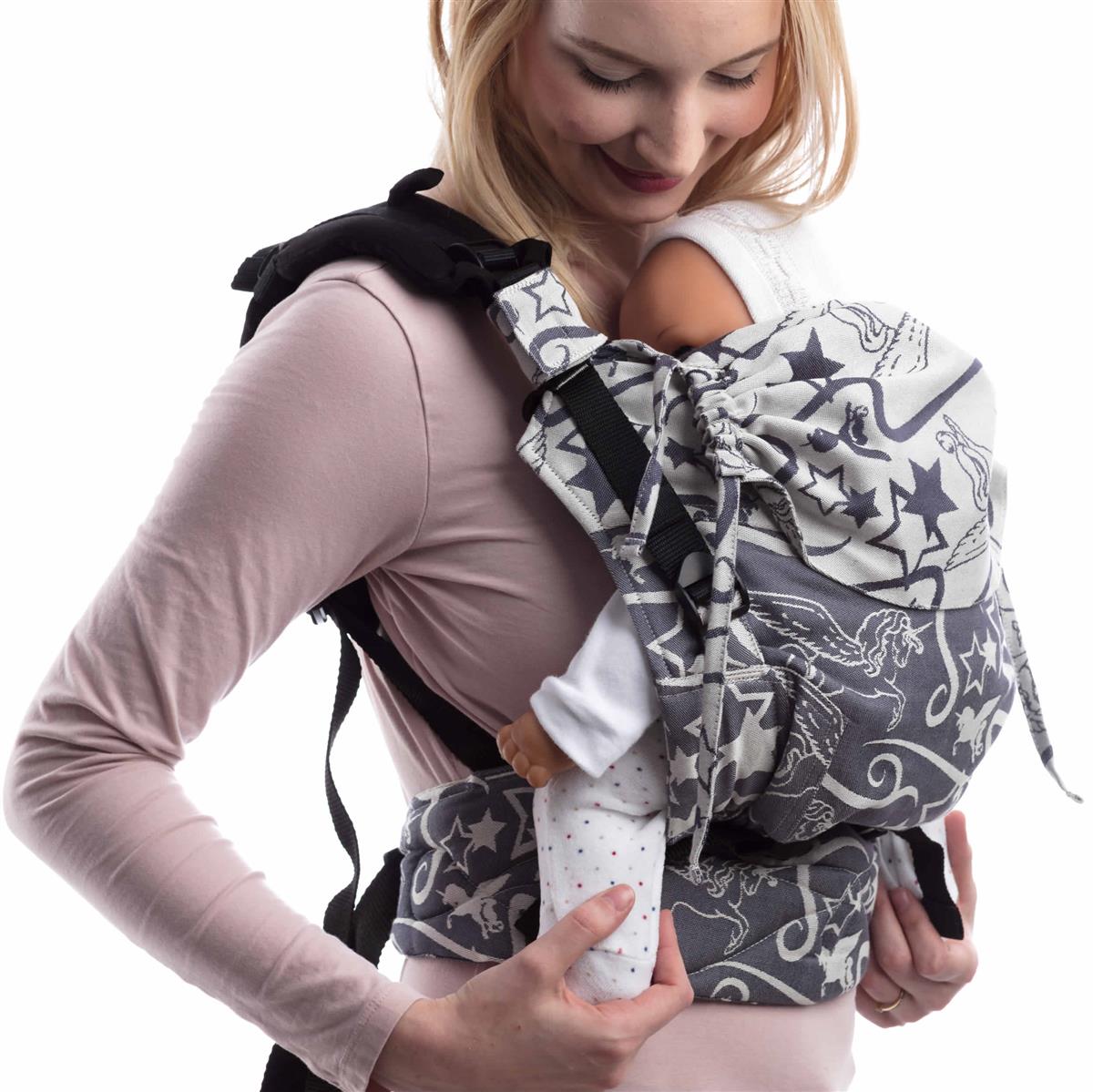 Schmusewolke FirstEdition Fullbuckle Magic Blue (56 - 80 cm/ 15 Kilo) Schmusewolke FirstEdition Fullbuckle Magic Blue (56 - 80 cm/ 15 Kilo)