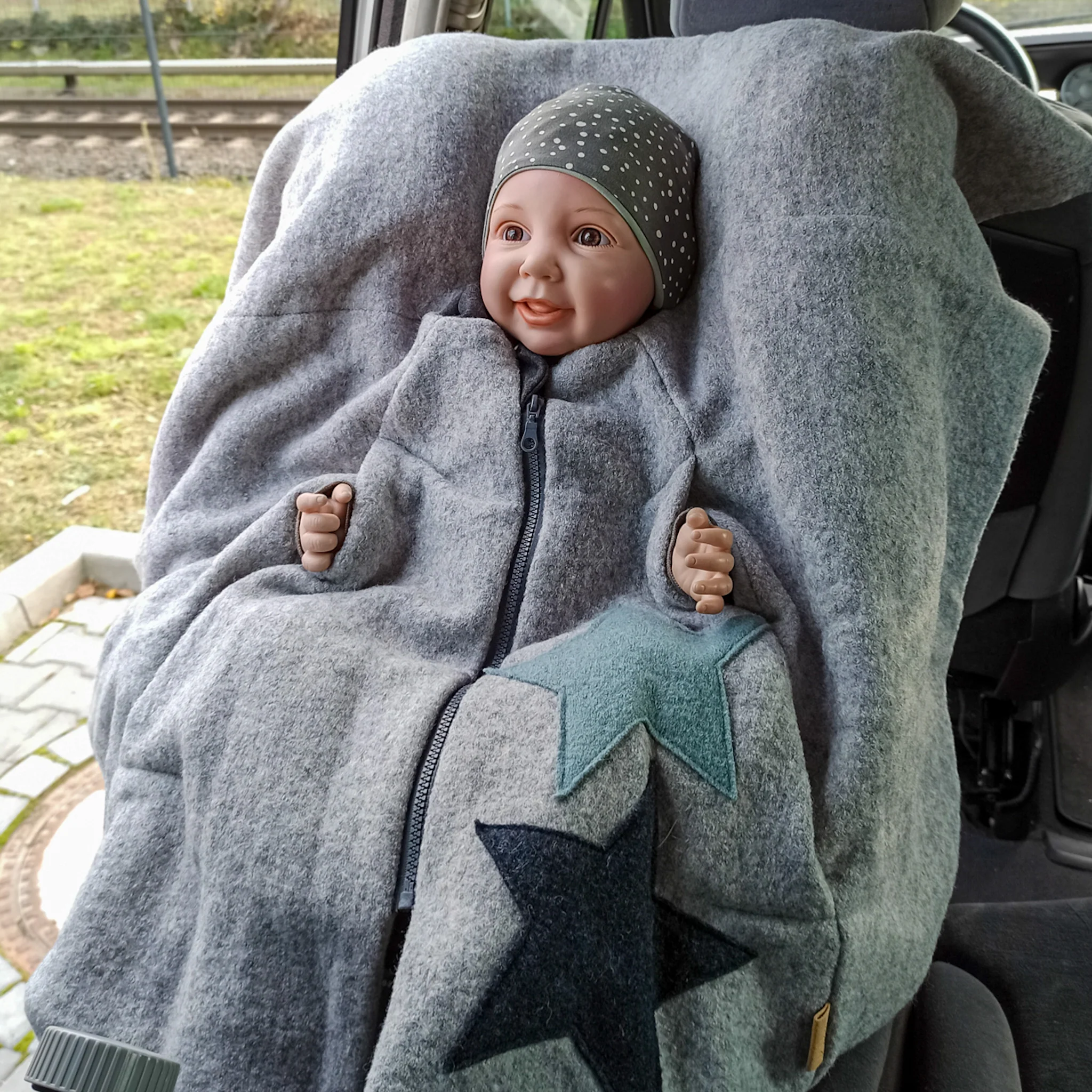 Kikkifax Wollwalk Kinderponchos Sterne Grau