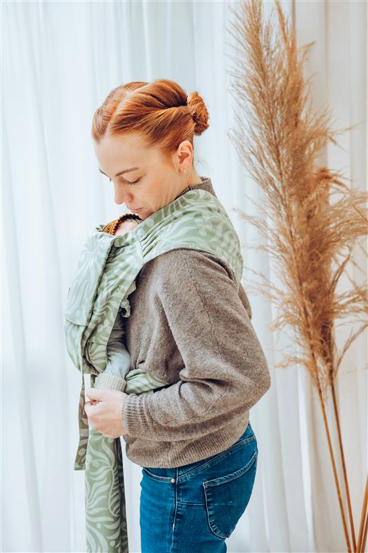 LELIBA Tai Babytrage mit Polster Bungi Green