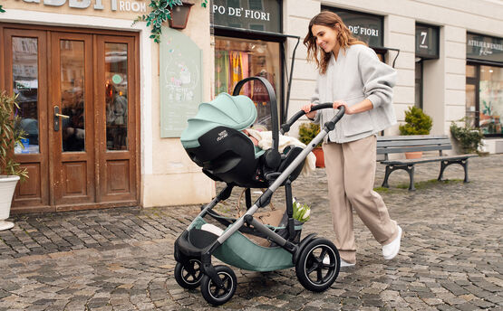 Britax Römer SMILE 5Z – ESSENTIAL SET Jade Green