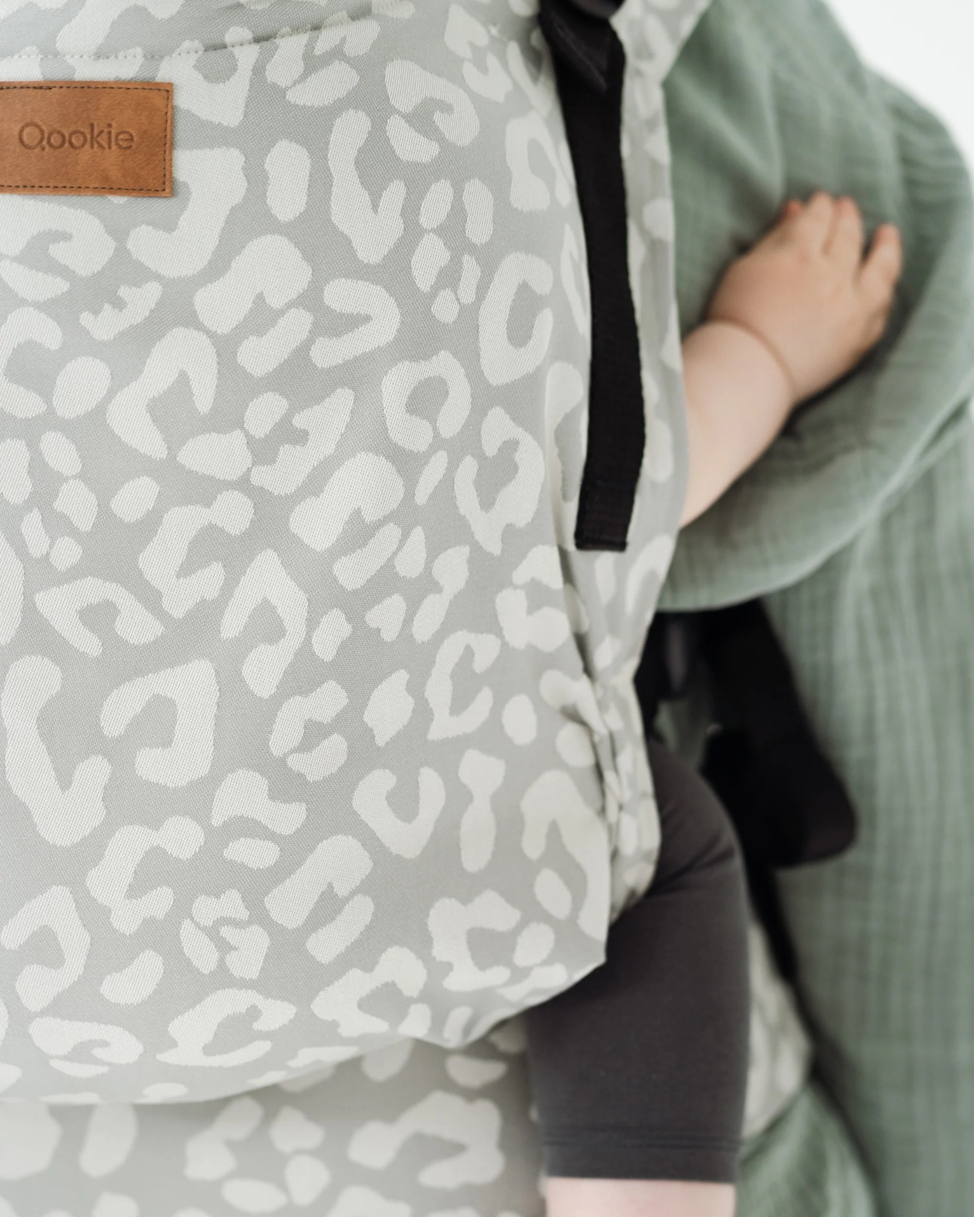 Qookie Ultimo Tragehilfe Toddlersize (Ca. 74 - 122 cm) Leo Grey