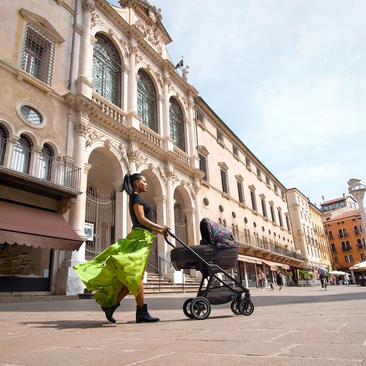 nuna CARI™ next Rainbow (Bunt) Ausstellungsstück nuna CARI™ next Rainbow (Bunt) Ausstellungsstück