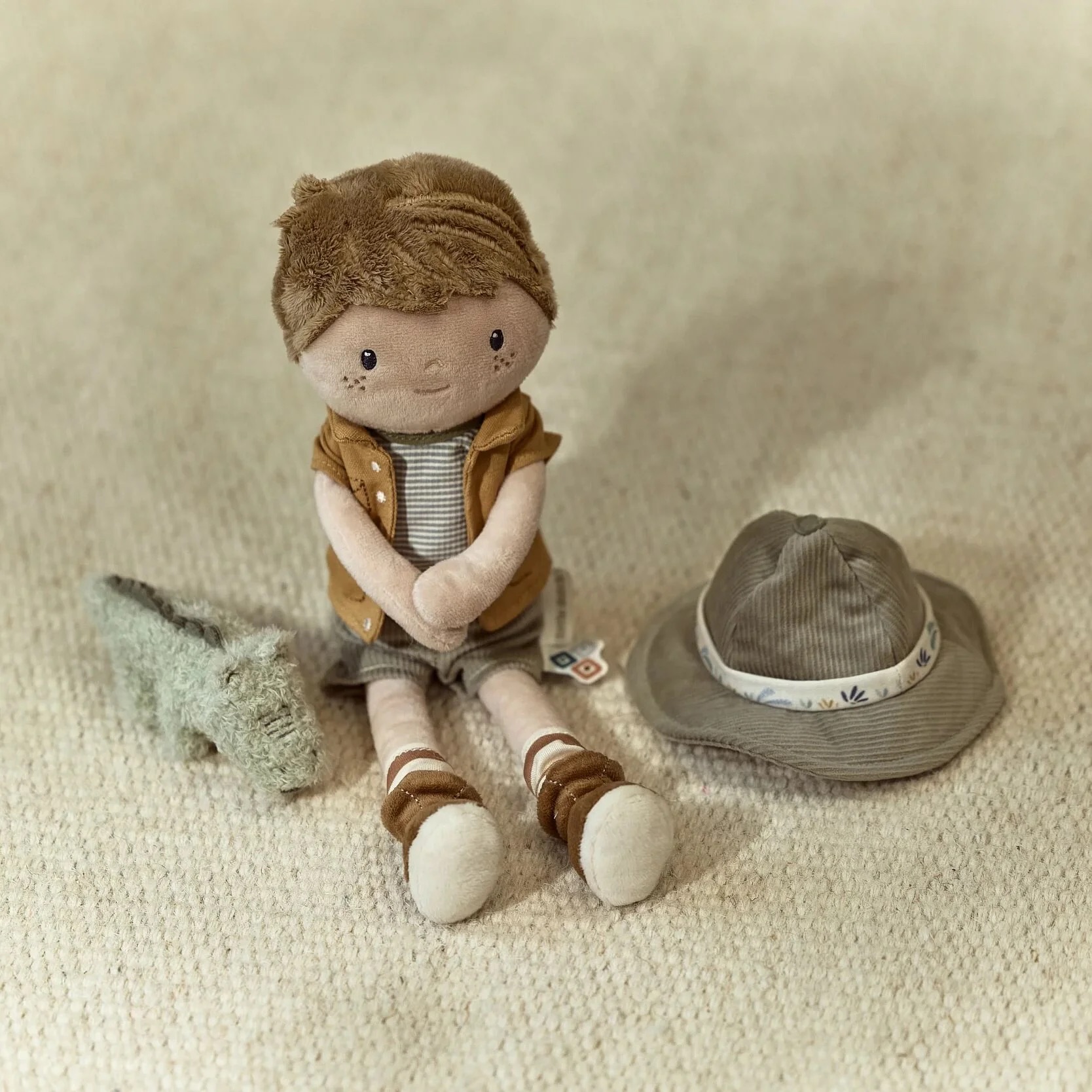 Little Dutch Kuschelpuppe Ranger Jim Safari Frinds Little Dutch Kuschelpuppe Ranger Jim Safari Frinds