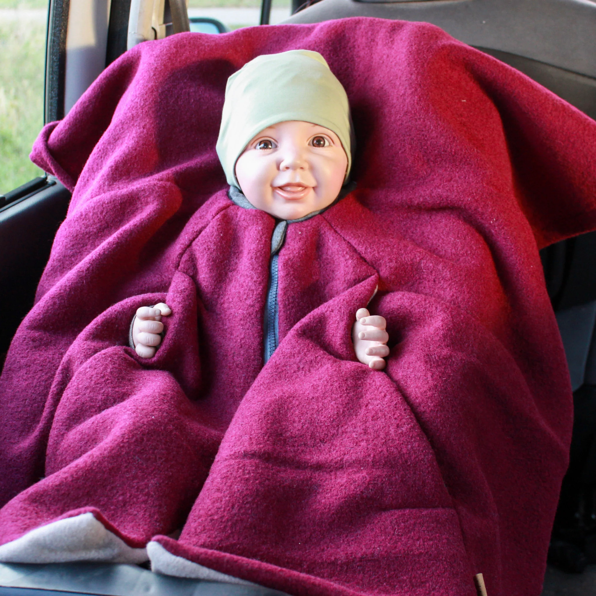 Kikkifax Wollwalk Kinderponchos Himbeere Kikkifax Wollwalk Kinderponchos Himbeere